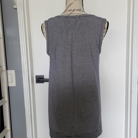 Soft Surroundings Waldport Striped Navy White Sleveless Top Size M LIKE NEW - Picture 6 of 8